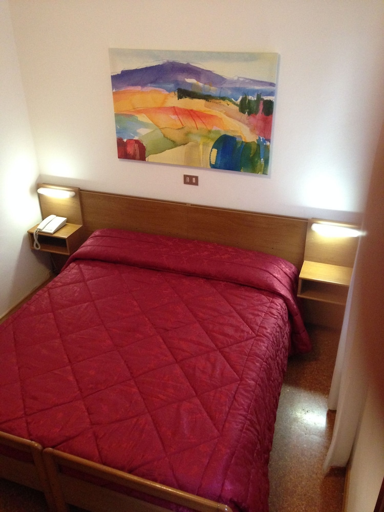 Double Room, Non Smoking photo 1