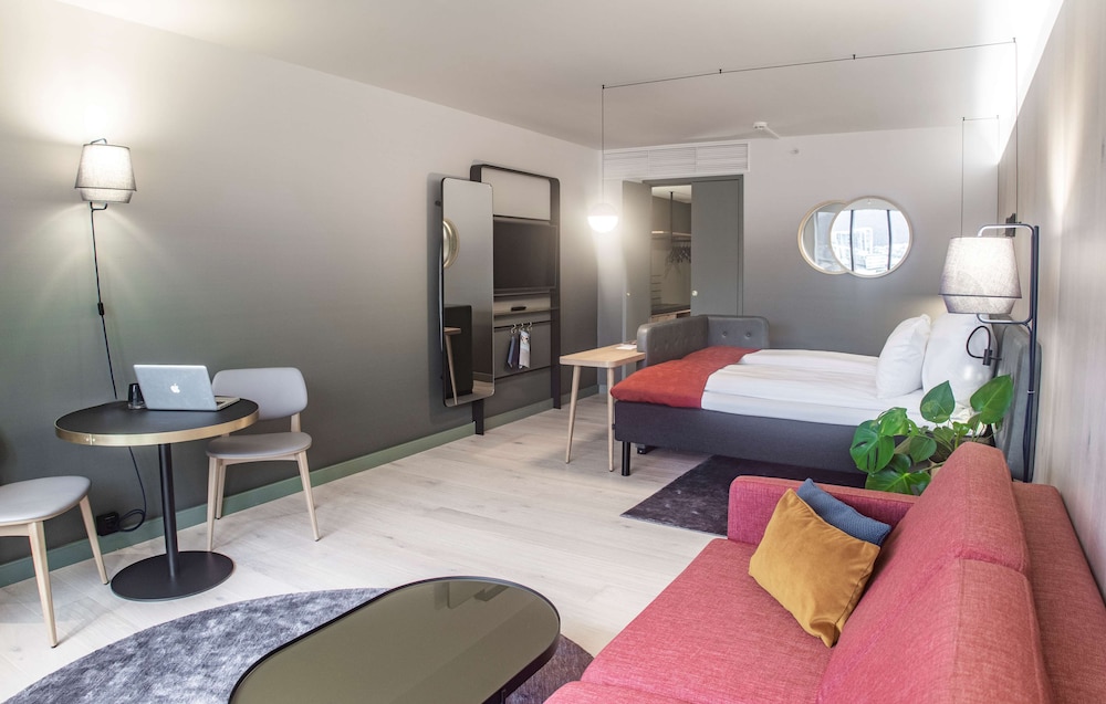 Deluxe Double Room, 1 King Bed, Mountain View photo 2