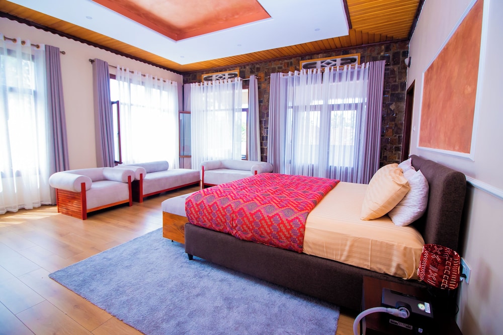 Superior Studio Suite, City View