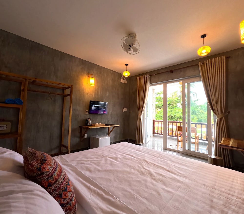 Deluxe Double Room, Pool View