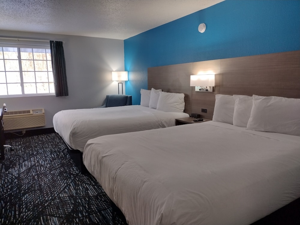 Deluxe Room, 2 Queen Beds, Non Smoking - Photo 1