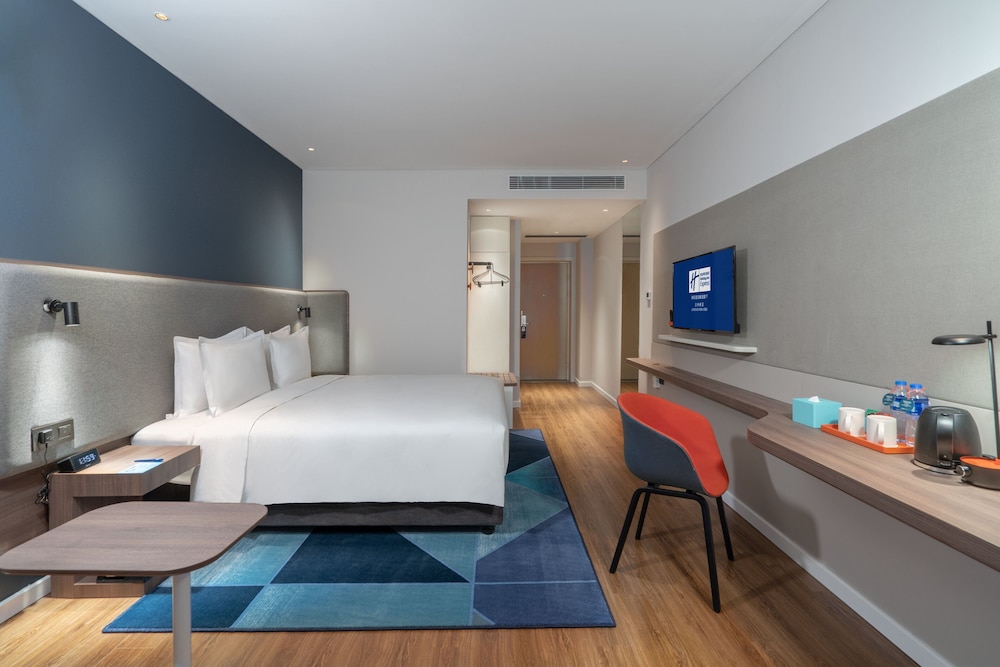 Standard Room, 1 King Bed - Photo 1