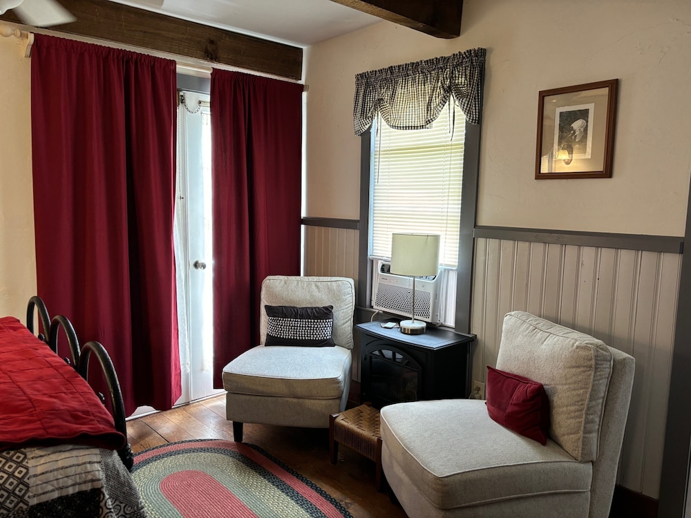 Standard Double Room, Private Bathroom (Lights & Shadows) photo 3