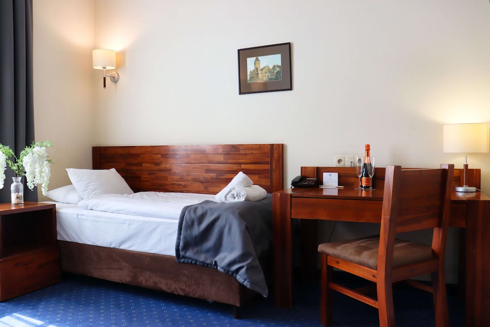 Twin Room - Photo 5