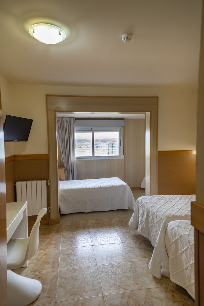 Family Quadruple Room - Photo 3