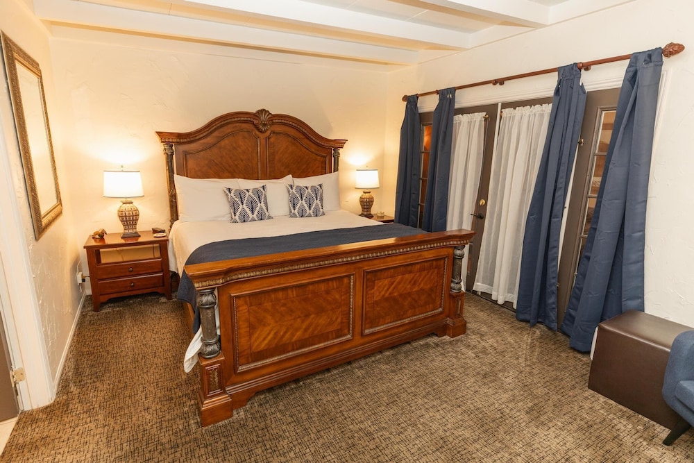 Premier Suite, 1 Bedroom, Fireplace photo 2