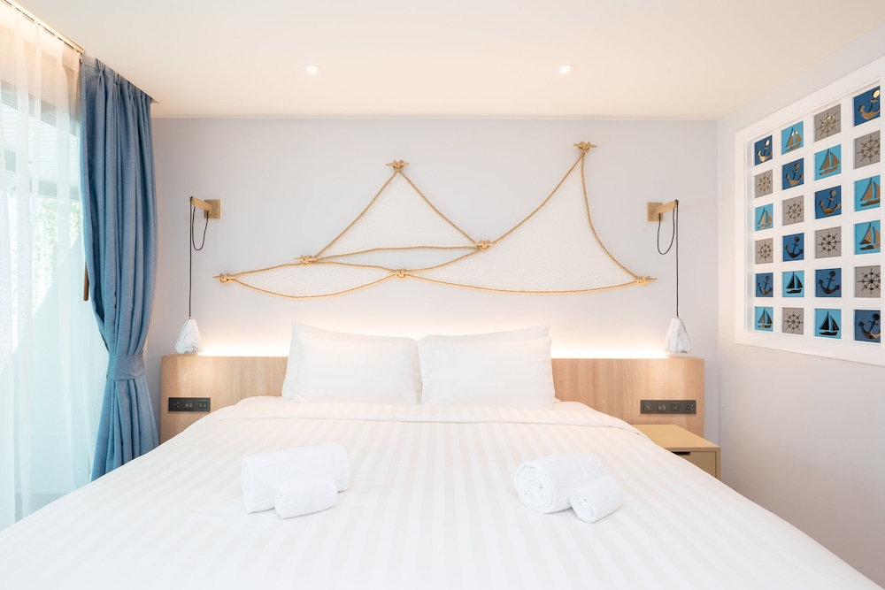 Deluxe Double Room, Pool Access with Pool View - Photo 12
