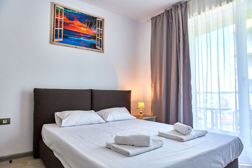 Classic Apartment, Partial Sea View photo 1