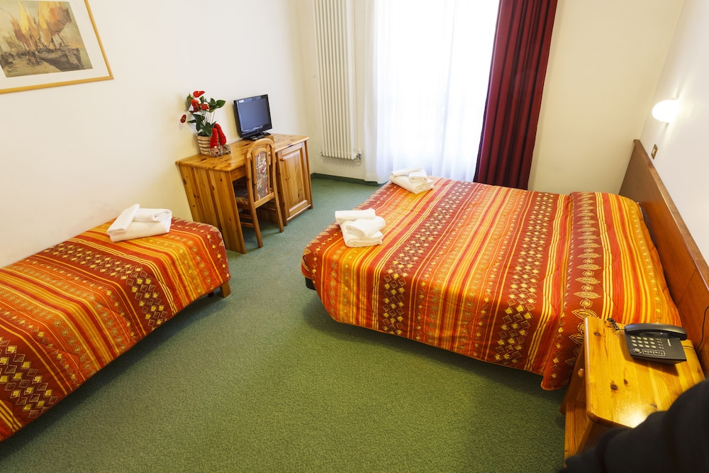 Classic Triple Room photo 3