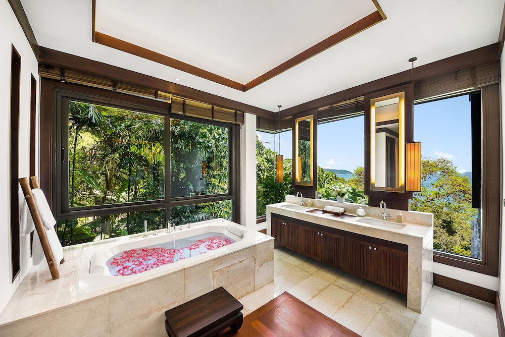 Luxury Villa photo 2