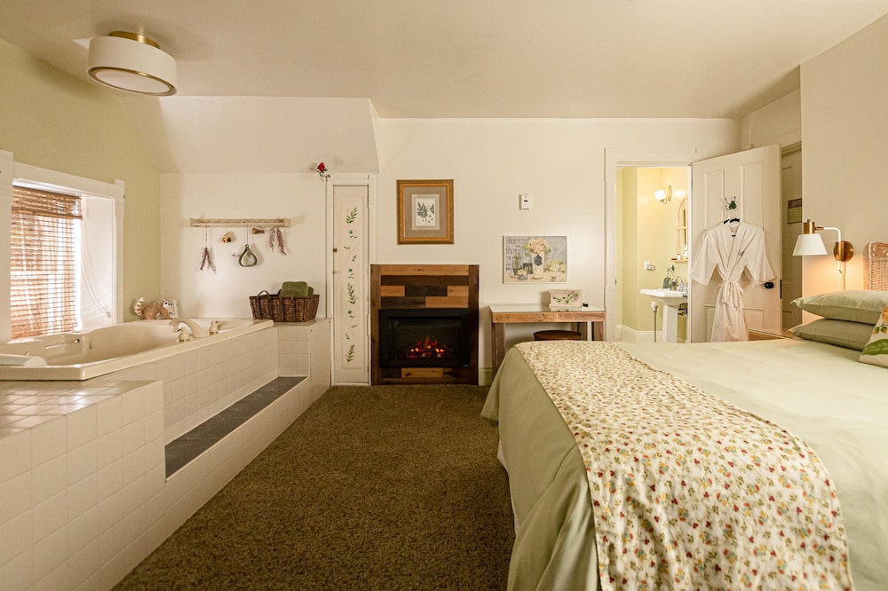 Woodlands Room