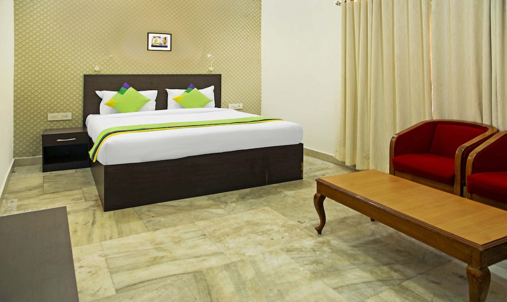Deluxe Room - Photo 5