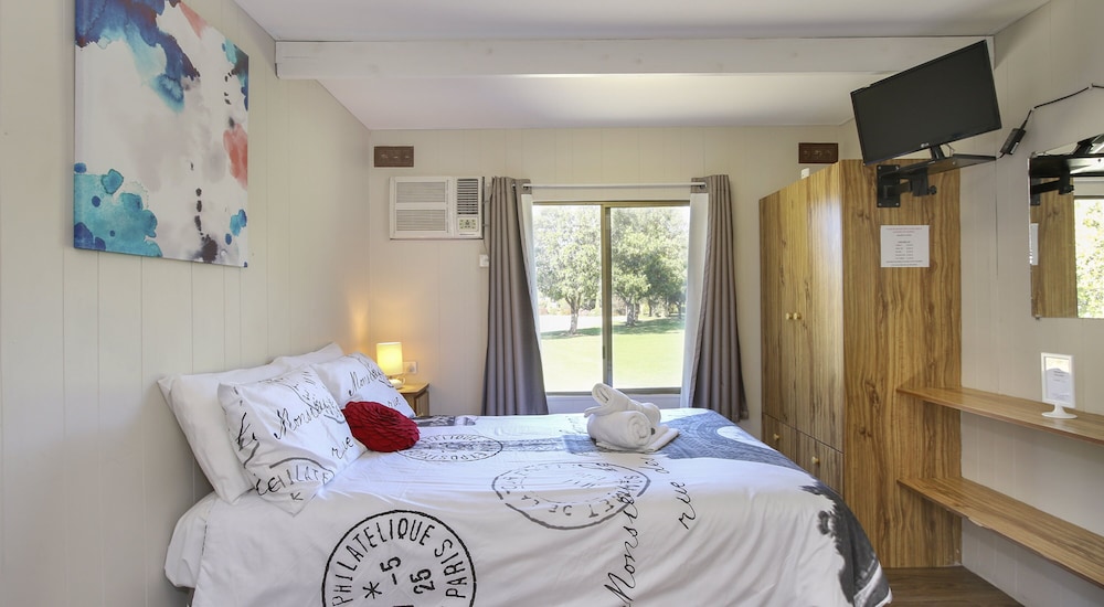 Basic Ensuite Cabin (Studio) photo 2