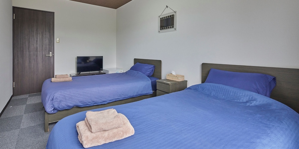 Twin Room, Non Smoking photo 2