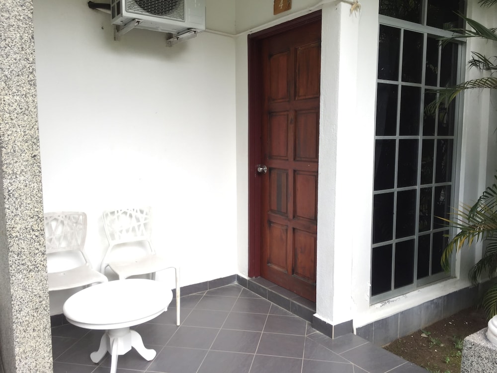 Standard Studio - Photo 3