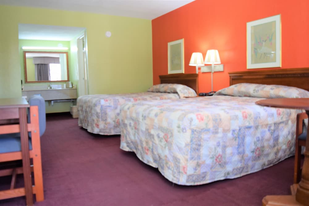 Standard Room, 2 Double Beds, Smoking photo 1