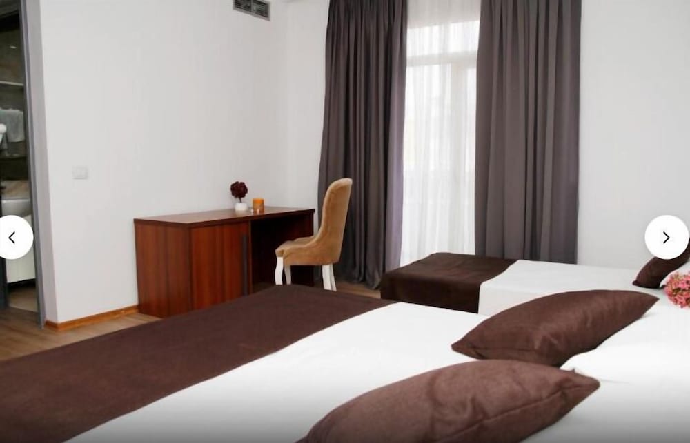 Standard Twin Room, Pool View