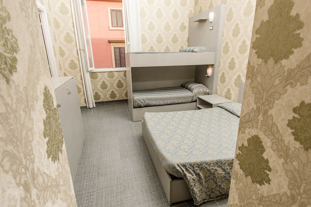 Family Room, Ensuite photo 1