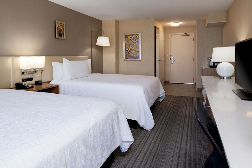 Room, 2 Queen Beds, Tower photo 2