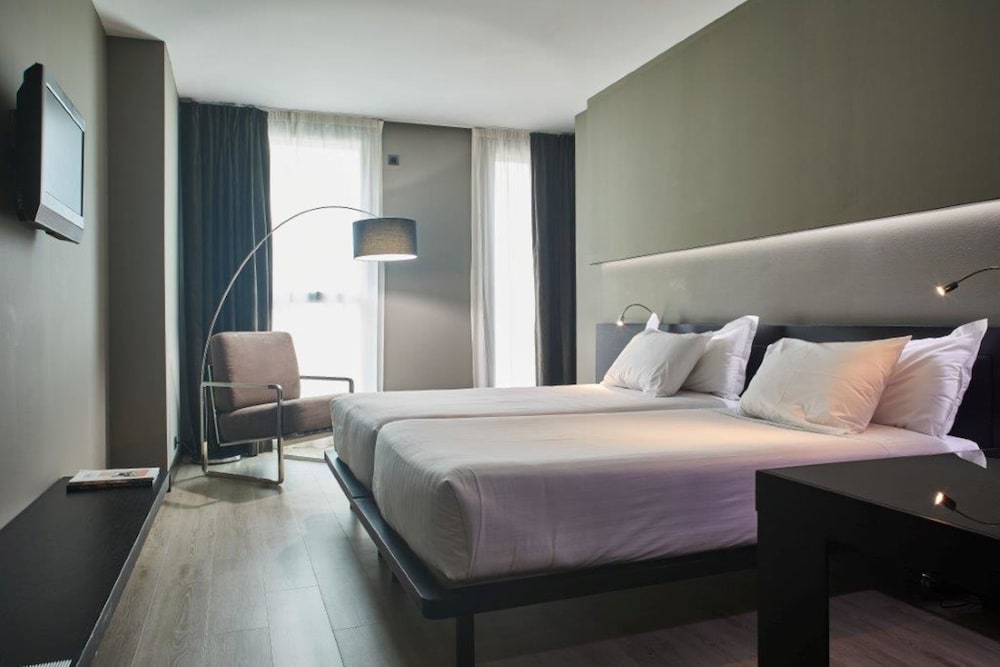 Club Room, 2 Twin Beds, City View photo 2
