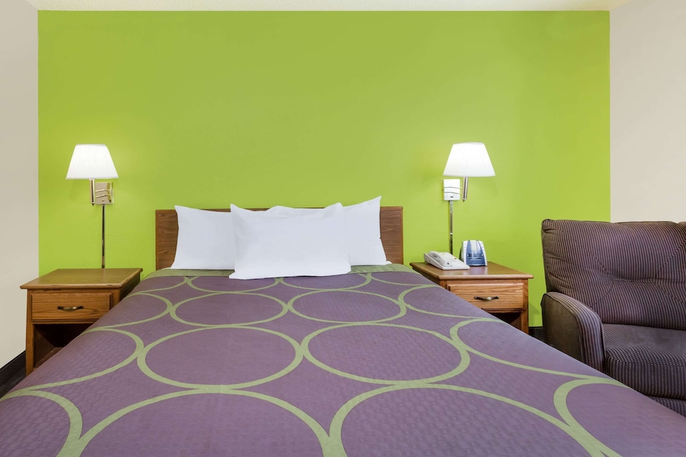 Standard Room, 1 Queen Bed - Photo 6
