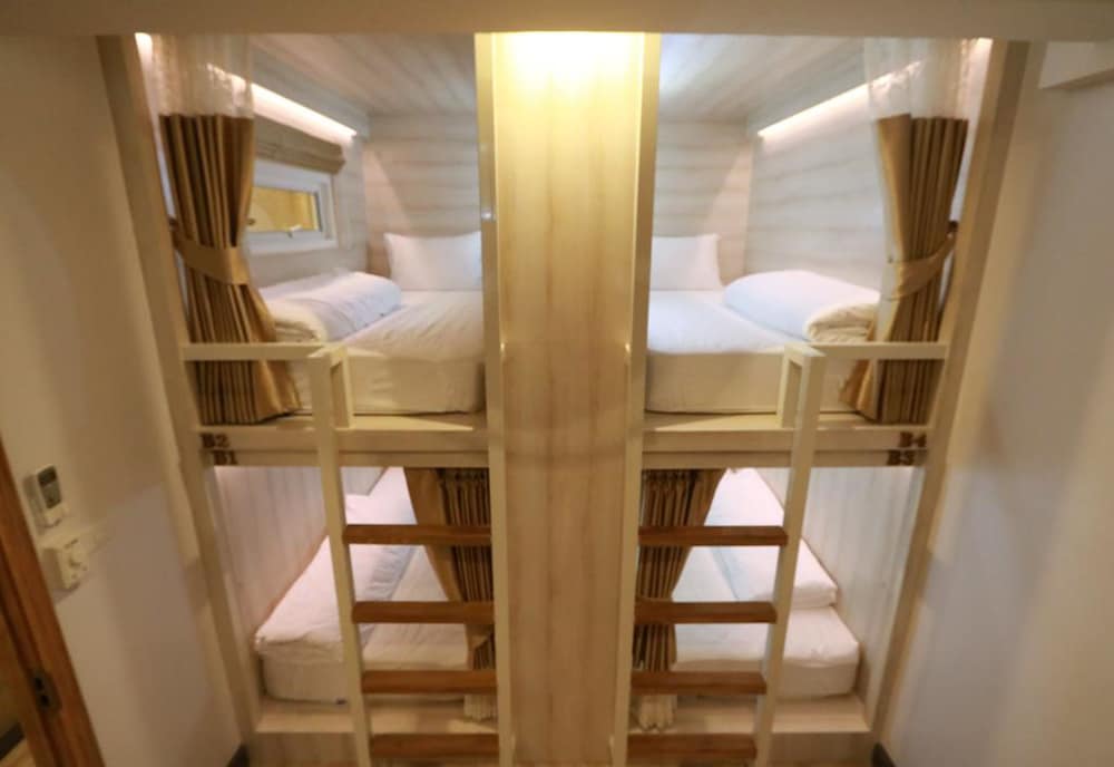Superior Female Dormitory Shared 8 Beds (Lower Bunk Bed) photo 1