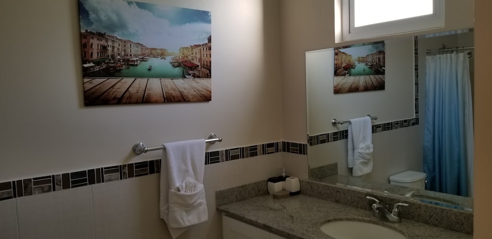 Luxury Apartment, 1 Bedroom, Ensuite photo 3
