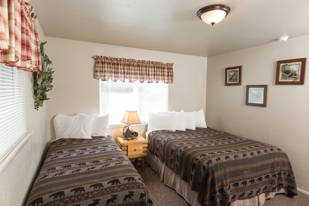 Standard Cottage, 2 Queen Beds photo 2
