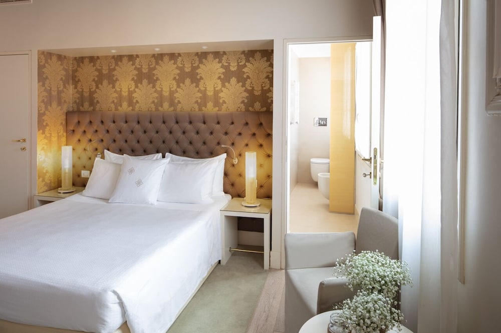 Premium Room, 1 Queen Bed, Terrace, City View