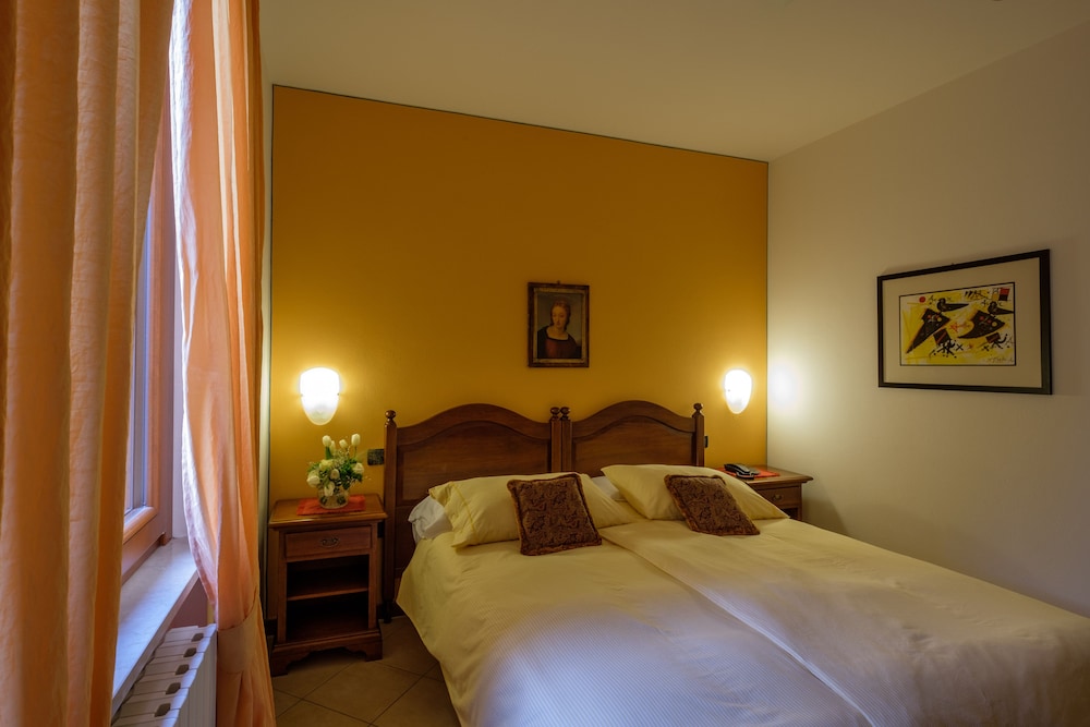 Classic Double or Twin Room