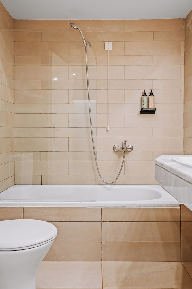 Premium Suite - Photo 4