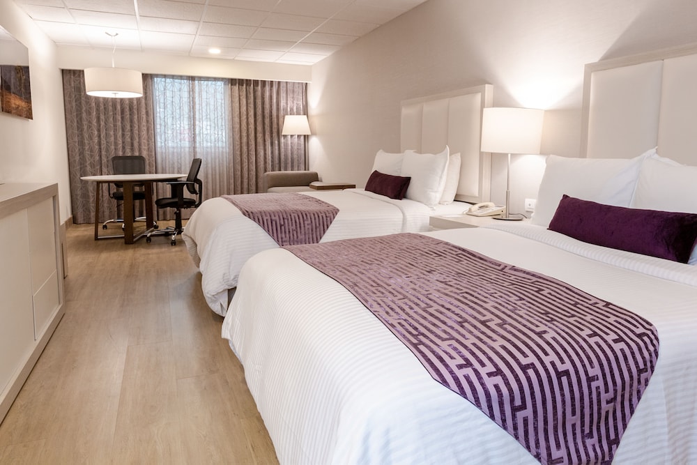 Junior Suite, 2 Double Beds - Photo 2