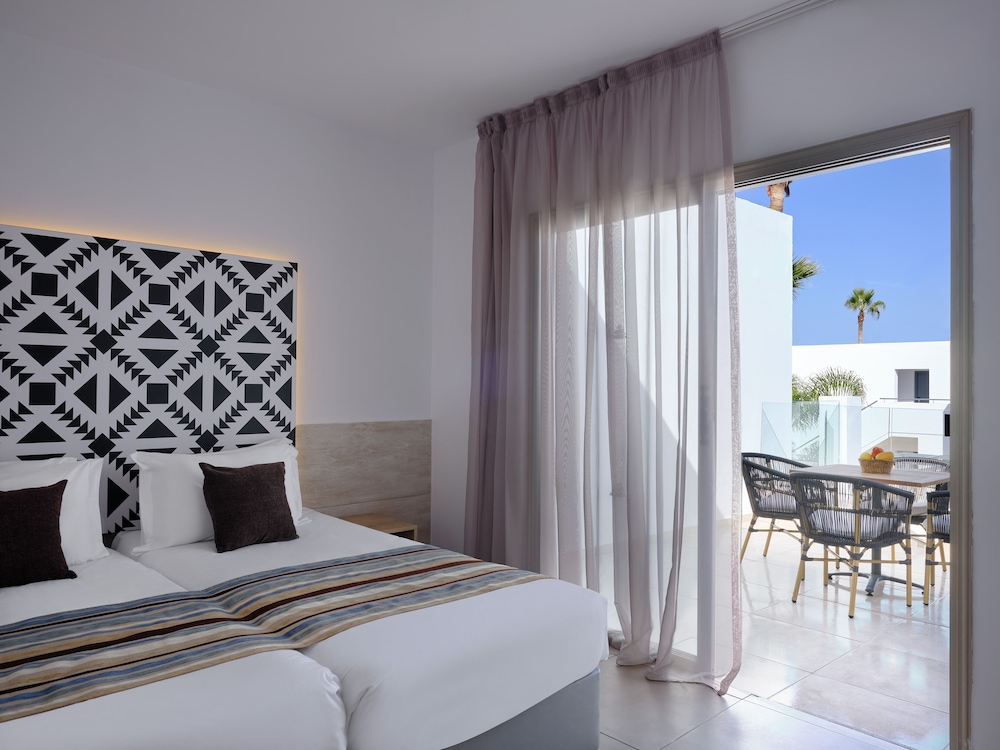 One Bedroom Family Suite