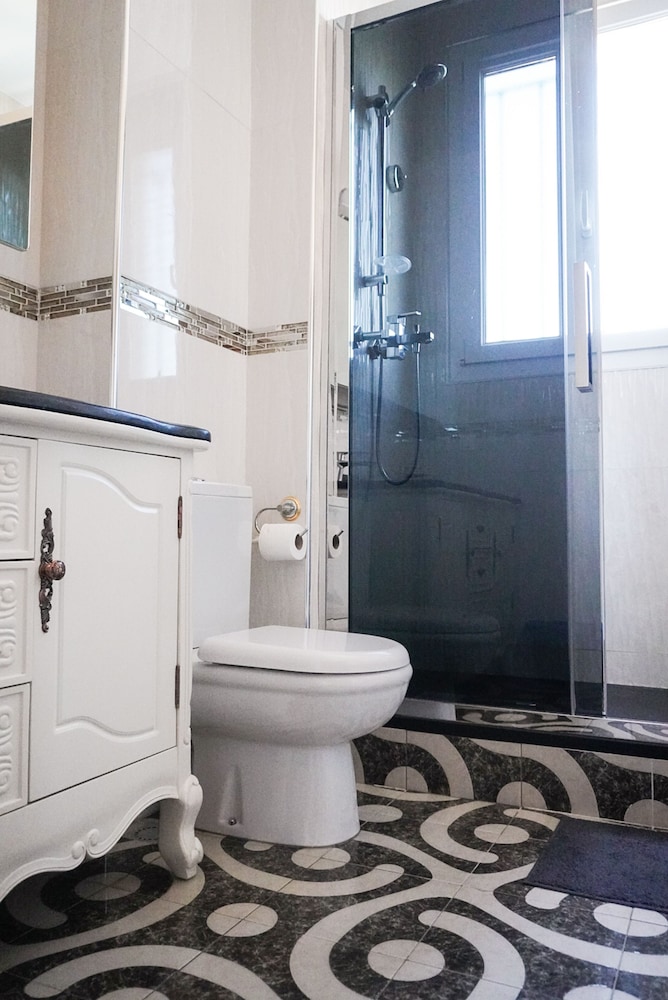 Deluxe Suite - Photo 2