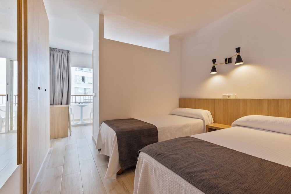 Studio, 2 Twin Beds - Photo 3