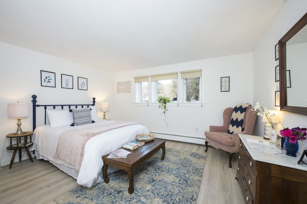 The Rose Room, 1 Queen Bed photo 1