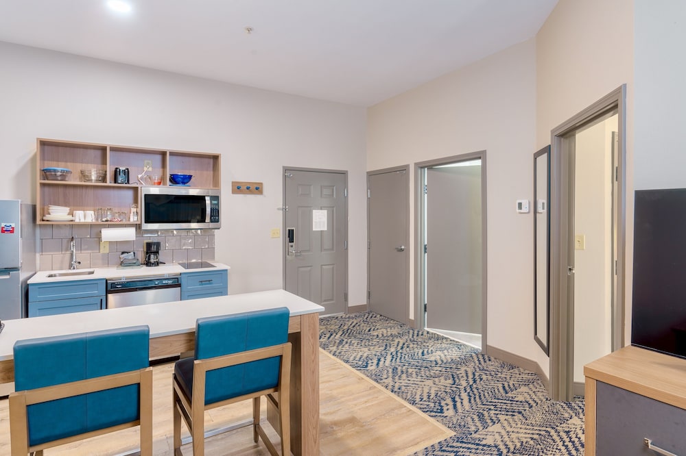 Suite, 1 Bedroom photo 2