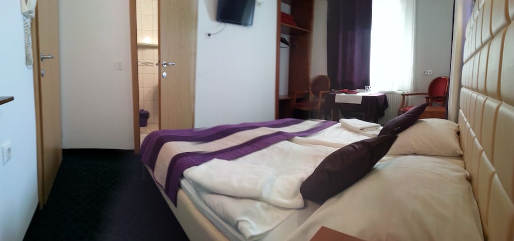 Standard Double or Twin Room, Balcony photo 1