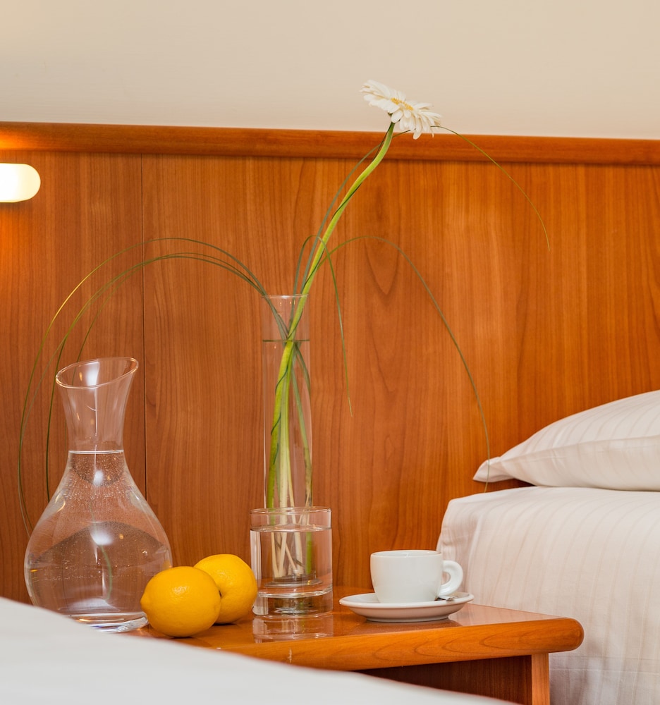 Standard Quadruple Room - Photo 9