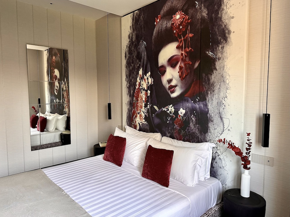 Junior Suite, 1 King Bed with Sofa bed photo 2