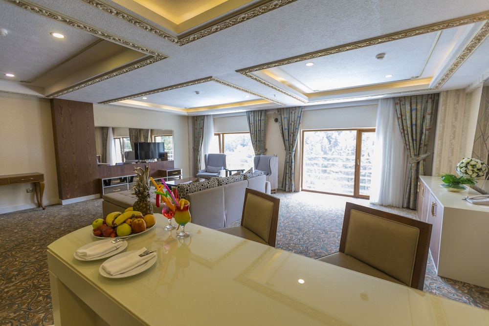 Deluxe Suite, 1 Bedroom, Mountain View photo 3
