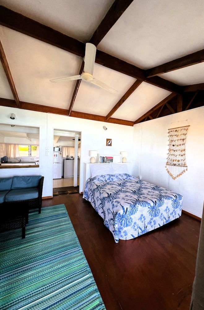 TeRitos Beachfront Villa photo 3