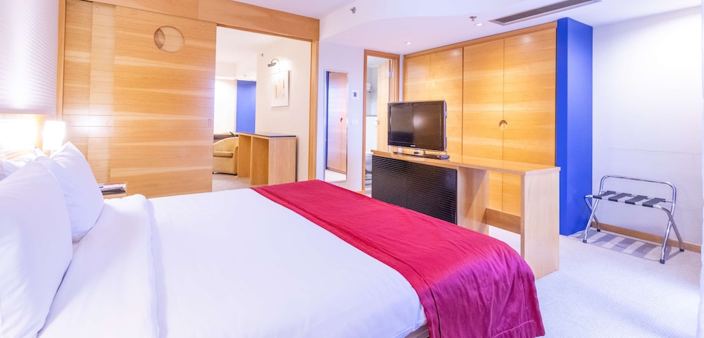 Luxury room, 1 King bed - Photo 8