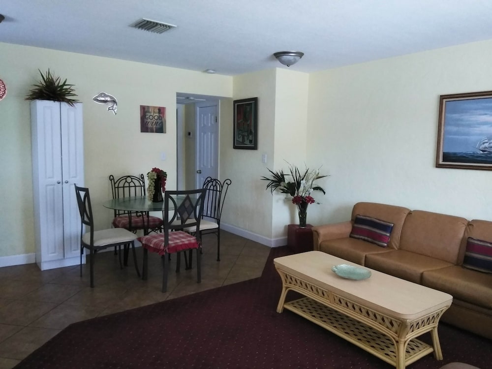 Premier Bungalow, 1 Queen Bed with Sofa bed, Beach View photo 2