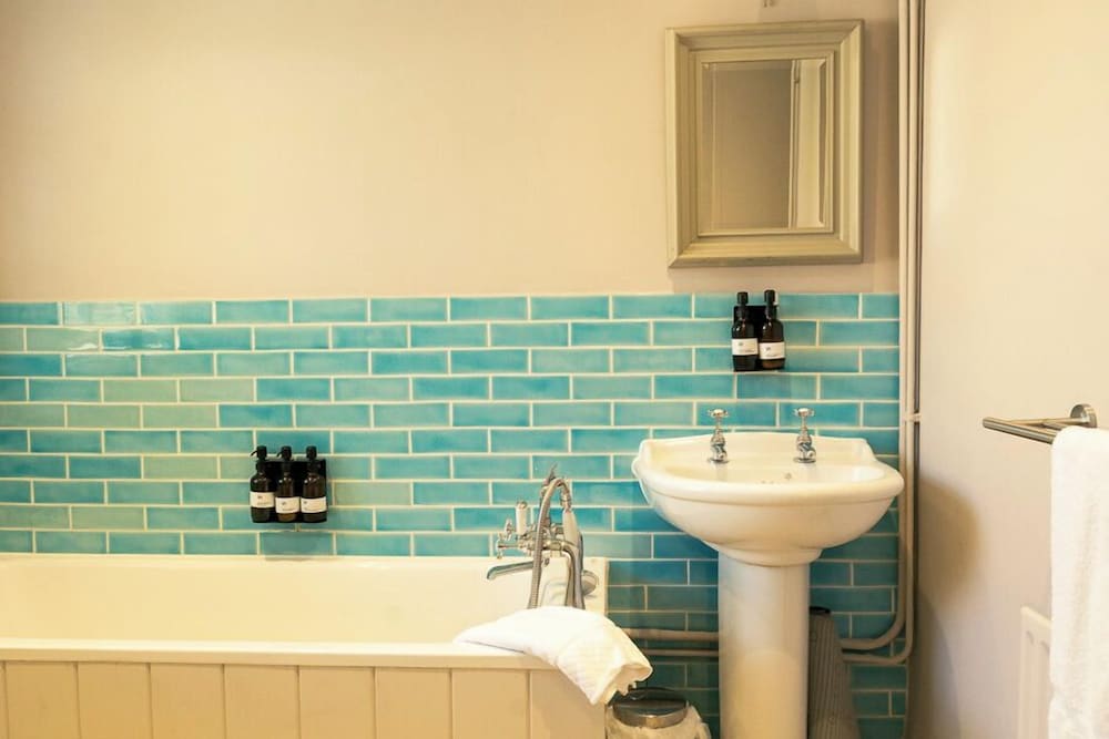 Traditional Cottage, 3 Bedrooms photo 2