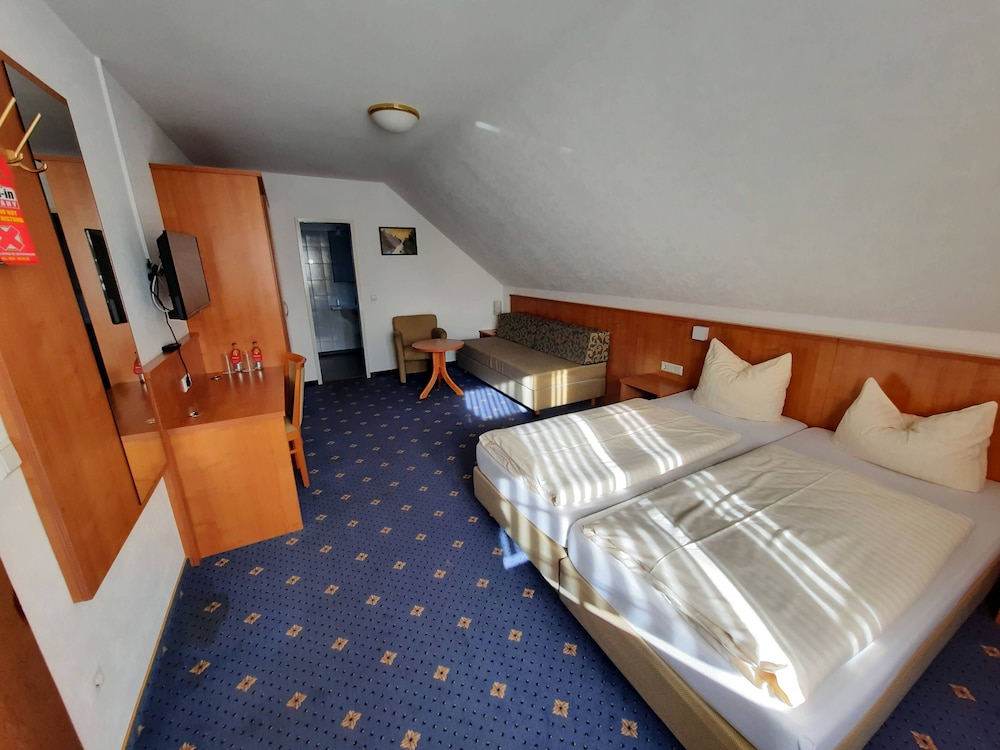 Business Triple Room photo 2