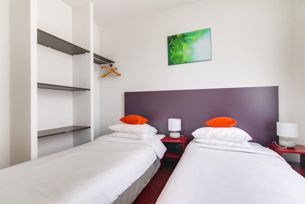 Standard Room, 2 Twin Beds - Photo 5