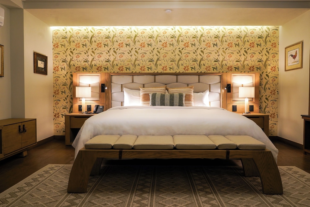 Superior Suite, City View