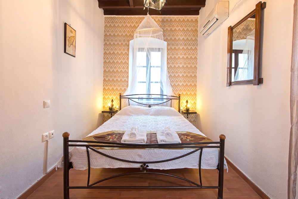 Double Room (Erato)