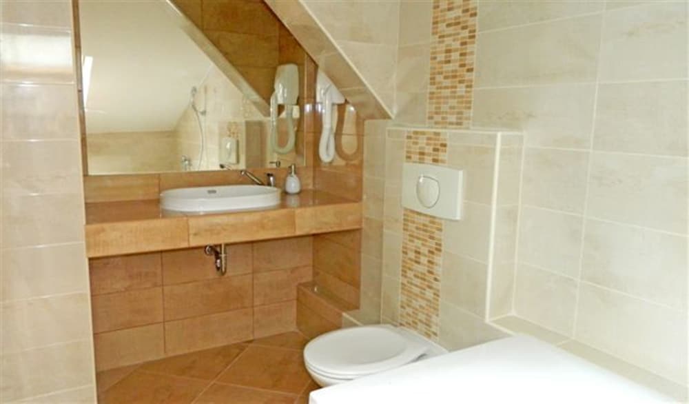 Double or Twin Room, Private Bathroom (Attic) photo 3